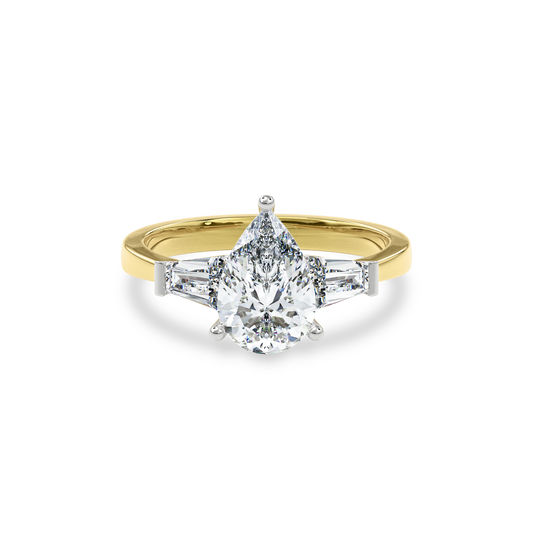 Daphnis Three Stones Engagement Ring Pear•Yellow Gold