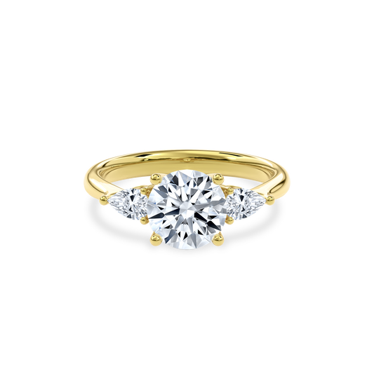 Daphnis Three Stones Engagement Ring Round•Yellow Gold